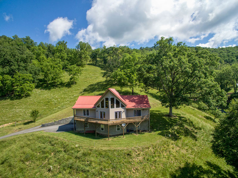 Lively Living in Leicester,NC, Against a Breathtaking Backdrop